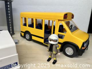MaxSold Auction: Playmobil Police / Hockey / Misc - Toronto (Ontario, Canada) SELLER MANAGED Downsizing Online Auction - Nassau Street