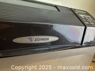 MaxSold Auction: Zojirushi Bread Maker. Bakery Supreme. BB-CEC20 - Toronto (Ontario, Canada) SELLER MANAGED Downsizing Online Auction - Nassau Street