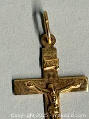 MaxSold Auction: 10K GOLD Cross Pendant - Marked  - Toronto (Ontario, Canada) SELLER MANAGED Reseller Online Auction -  Chesswood Drive