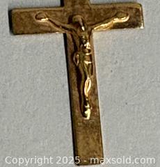MaxSold Auction: 10K GOLD Cross Pendant - Marked  - Toronto (Ontario, Canada) SELLER MANAGED Reseller Online Auction -  Chesswood Drive