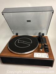 MaxSold Auction: One #1-AD07US02 Turntable - Toronto (Ontario, Canada) SELLER MANAGED Reseller Online Auction -  Chesswood Drive