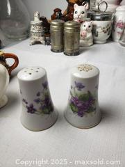 MaxSold Auction: Salt And Pepper Shaker Lot - East Bridgewater (Massachusetts, USA) SELLER MANAGED Estate Sale Online Auction - Bedford Street