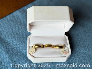 MaxSold Auction: 10k GF &#39;Deadstock&#39; Bands - Hamilton (Ontario, Canada) SELLER MANAGED Estate Sale Online Auction - Gertrude Street