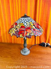 MaxSold Auction: Vtg Tiffany-Style Stained Glass Table Lamp - Hamilton (Ontario, Canada) SELLER MANAGED Estate Sale Online Auction - Gertrude Street