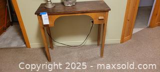 MaxSold Auction: Small School Desk - North Bay (Ontario, Canada) SELLER MANAGED Downsizing Online Auction - Campbell Avenue
