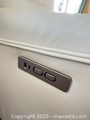 MaxSold Auction: White Power Recliner Armchair with USB Charging Port - St. Petersburg (Florida, USA) SELLER MANAGED Estate Sale Online Auction - Sunshine Skyway Lane (CONDO)