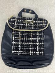 MaxSold Auction: Itsy Ritzy Cute Black &#38; White Plaid Makeup Travel Bag / Small Diaper Bag - Cobourg (Ontario, Canada) SELLER MANAGED Downsizing Online Auction - Burnham Street
