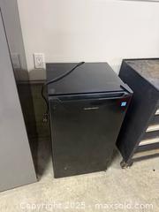 MaxSold Auction: Small fridge - North Cowichan (British Columbia, Canada) SELLER MANAGED Downsizing Online Auction - Maple Bay