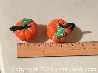 MaxSold Auction: Tomato, To-mah-to...And More. Vintage Lot - Maple Glen (Pennsylvania, USA) SELLER MANAGED Reseller Online Auction - Salaway Court