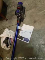 MaxSold Auction: Dyson vacuum - Los Angeles (California, USA) PARTNER MANAGED Moving Online Auction - Kirkwood Drive