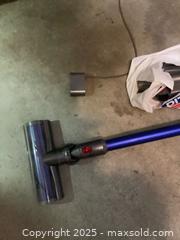 MaxSold Auction: Dyson vacuum - Los Angeles (California, USA) PARTNER MANAGED Moving Online Auction - Kirkwood Drive