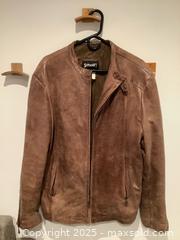 MaxSold Auction: Men&#39;s &#38; Women&#39;s Clothing Lot - Los Angeles (California, USA) PARTNER MANAGED Moving Online Auction - Kirkwood Drive