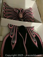 MaxSold Auction: Papillon Barbie and eyeglasses - Los Angeles (California, USA) PARTNER MANAGED Moving Online Auction - Kirkwood Drive