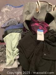MaxSold Auction: Women&#39;s athletic clothing - Los Angeles (California, USA) PARTNER MANAGED Moving Online Auction - Kirkwood Drive