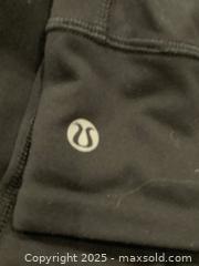 MaxSold Auction: Women&#39;s athletic clothing - Los Angeles (California, USA) PARTNER MANAGED Moving Online Auction - Kirkwood Drive