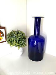MaxSold Auction: Holmegaard XL Cobalt Gulvase - Toronto (Ontario, Canada) SELLER MANAGED Downsizing Online Auction -  Rogers Road (CONDO)