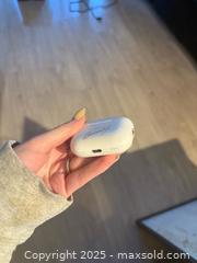 MaxSold Auction: Airpods - Toronto (Ontario, Canada) SELLER MANAGED Moving Online Auction -  Front Street (CONDO)
