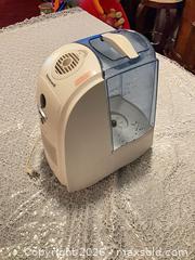 MaxSold Auction: Honeywell QuickSteam Cool Mist Humidifier, White - Kingston (Ontario, Canada) SELLER MANAGED Downsizing Online Auction -  Terry Fox Drive (STORAGE)