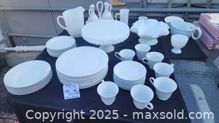 MaxSold Auction: Dreaming of a White Christmas - Sun Valley (California, USA) SELLER MANAGED Estate Sale Online Auction -  Wentworth Street