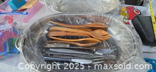 MaxSold Auction: Roasting Pan Set with Lid, Rack and Wooden & Metal Utensils - Sun Valley (California, USA) SELLER MANAGED Estate Sale Online Auction -  Wentworth Street