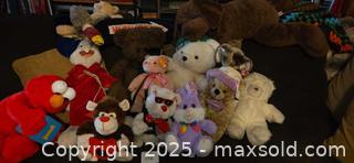 MaxSold Auction: Teddy bears and other plush toys - Sun Valley (California, USA) SELLER MANAGED Estate Sale Online Auction -  Wentworth Street