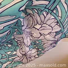 MaxSold Auction: 100% Silk Scarf - Toronto (Ontario, Canada) SELLER MANAGED Downsizing Online Auction - Lamb Avenue