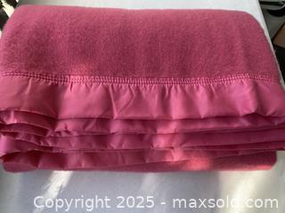 MaxSold Auction: 100% Wool Blanket - Toronto (Ontario, Canada) SELLER MANAGED Downsizing Online Auction - Lamb Avenue