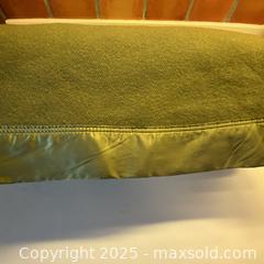 MaxSold Auction: 100% Wool Kenwood Ramcrest Blanket - Toronto (Ontario, Canada) SELLER MANAGED Downsizing Online Auction - Lamb Avenue