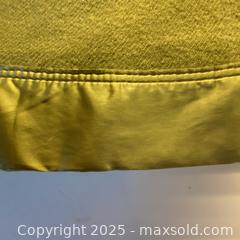 MaxSold Auction: 100% Wool Kenwood Ramcrest Blanket - Toronto (Ontario, Canada) SELLER MANAGED Downsizing Online Auction - Lamb Avenue