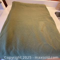 MaxSold Auction: 100% Wool Kenwood Ramcrest Blanket - Toronto (Ontario, Canada) SELLER MANAGED Downsizing Online Auction - Lamb Avenue