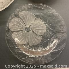 MaxSold Auction: Collection of Pretty Decorative Glass Holiday Necessities - Toronto (Ontario, Canada) SELLER MANAGED Downsizing Online Auction - Lamb Avenue