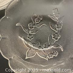 MaxSold Auction: Collection of Pretty Decorative Glass Holiday Necessities - Toronto (Ontario, Canada) SELLER MANAGED Downsizing Online Auction - Lamb Avenue