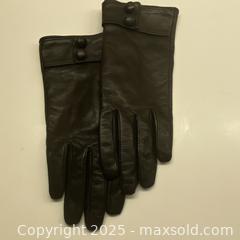 MaxSold Auction: Ladies Black Lined Leather Gloves Unworn - Toronto (Ontario, Canada) SELLER MANAGED Downsizing Online Auction - Lamb Avenue