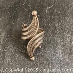 MaxSold Auction: MCM Exquisite Ornate Sterling Silver Ring - Toronto (Ontario, Canada) SELLER MANAGED Downsizing Online Auction - Lamb Avenue