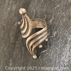 MaxSold Auction: MCM Exquisite Ornate Sterling Silver Ring - Toronto (Ontario, Canada) SELLER MANAGED Downsizing Online Auction - Lamb Avenue