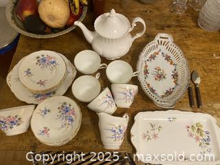 MaxSold Auction: REGENCY Dessert Set and Some Holiday Necessities - Toronto (Ontario, Canada) SELLER MANAGED Downsizing Online Auction - Lamb Avenue