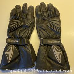MaxSold Auction: TEKNIC Black Leather Motorcycle Gloves - Toronto (Ontario, Canada) SELLER MANAGED Downsizing Online Auction - Lamb Avenue