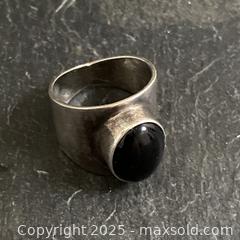 MaxSold Auction: Vintage Sterling Silver and Onyx Ring - Toronto (Ontario, Canada) SELLER MANAGED Downsizing Online Auction - Lamb Avenue