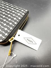 MaxSold Auction: Vintage Purses and Wallet - Surrey (British Columbia, Canada) PARTNER MANAGED Downsizing Online Auction - 16 Avenue