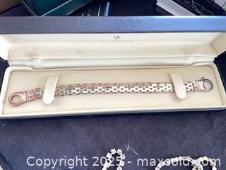 MaxSold Auction: Assorted Jewelry Lot: Necklaces, Bracelets &#38; Pendants (9+ pcs) - Reston (Virginia, USA) SELLER MANAGED Moving Online Auction - Seaford Court