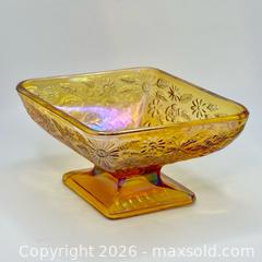 MaxSold Auction: Carnival glass pineapple pattern compote pedestal bowl - Hamilton (Ontario, Canada) SELLER MANAGED Reseller Online Auction -  Kings Forest Drive