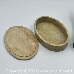 MaxSold Auction: Set of 2 decorative lidded trinket boxes - Hamilton (Ontario, Canada) SELLER MANAGED Reseller Online Auction -  Kings Forest Drive