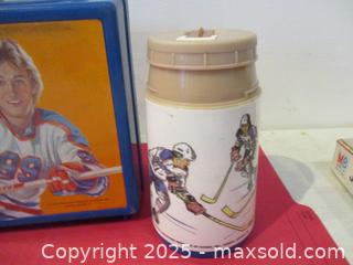 MaxSold Auction: 1980s Original Wayne Gretzky Plastic Aladdin Lunch Box With Thermos. - Toronto (Ontario, Canada) SELLER MANAGED Reseller Online Auction - Annette Street