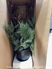 MaxSold Auction: Frontage holiday estate urn filler - Hatboro (Pennsylvania, USA) PARTNER MANAGED Estate Sale Online Auction - Jacksonville Road