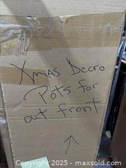 MaxSold Auction: Frontgate holiday greens urn filler - Hatboro (Pennsylvania, USA) PARTNER MANAGED Estate Sale Online Auction - Jacksonville Road