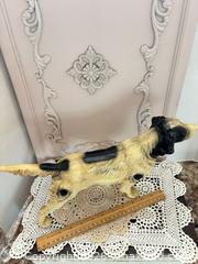 MaxSold Auction: Antique Cast Iron Hunting Dog (Setter) Door Stop Statue - Gull Lake (Alberta, Canada) SELLER MANAGED Reseller Online Auction -  Stuart Avenue