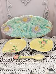 MaxSold Auction: Carlton Ware Porcelain Small Bowls Avon Ware /Carlton Ware  - Made in England - Gull Lake (Alberta, Canada) SELLER MANAGED Reseller Online Auction -  Stuart Avenue