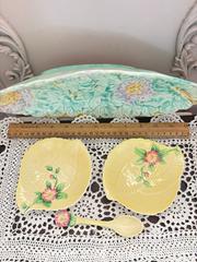 MaxSold Auction: Carlton Ware Porcelain Small Bowls Avon Ware /Carlton Ware  - Made in England - Gull Lake (Alberta, Canada) SELLER MANAGED Reseller Online Auction -  Stuart Avenue