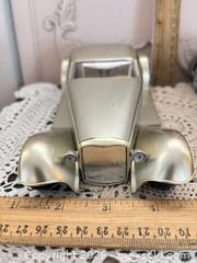 MaxSold Auction: Set of Two Silver Toy Cars with Metal Bodies Jada D , 8–12 in. - Gull Lake (Alberta, Canada) SELLER MANAGED Reseller Online Auction -  Stuart Avenue
