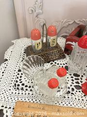 MaxSold Auction: Vintage Small Glass Salt & Pepper Shakers, Novelty Figurine - Gull Lake (Alberta, Canada) SELLER MANAGED Reseller Online Auction -  Stuart Avenue